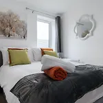 Fortified Luxury With Balcony And Free Parking * Bristol
