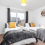 Apartment Fortified Luxury With Balcony And Free Parking *