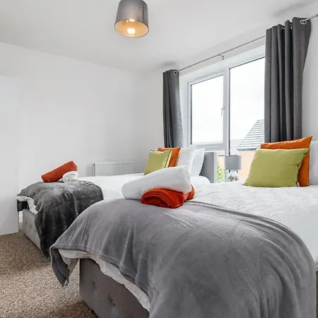 Fortified Luxury With Balcony And Free Parking *