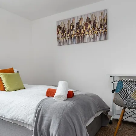 Apartment Fortified Luxury With Balcony And Free Parking Bristol