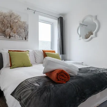 Fortified Luxury With Balcony And Free Parking * Bristol