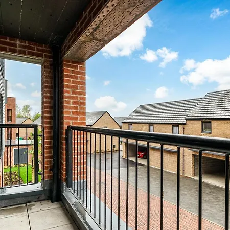 Fortified Luxury With Balcony And Free Parking * Bristol
