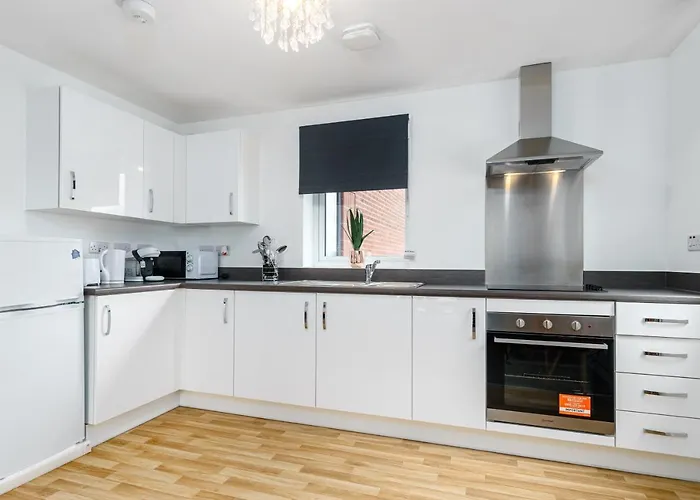 Fortified Luxury With Balcony And Free Parking Bristol