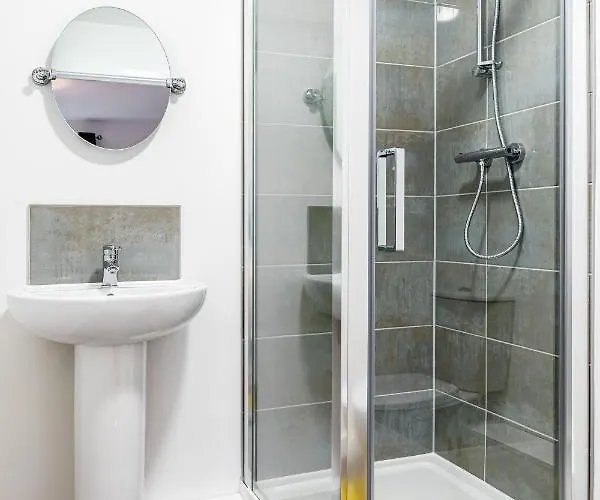 Fortified Luxury With Balcony And Free Parking *