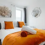 شقة Fortified Luxury With Balcony And Free Parking *