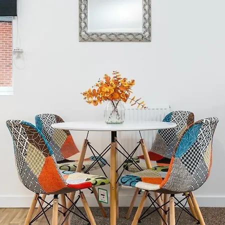 Fortified Luxury With Balcony And Free Parking Διαμέρισμα Μπρίστολ