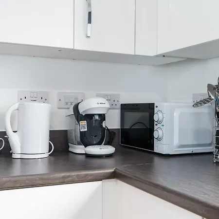 Fortified Luxury With Balcony And Free Parking Appartement