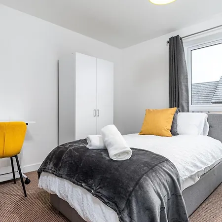 Fortified Luxury With Balcony And Free Parking Μπρίστολ