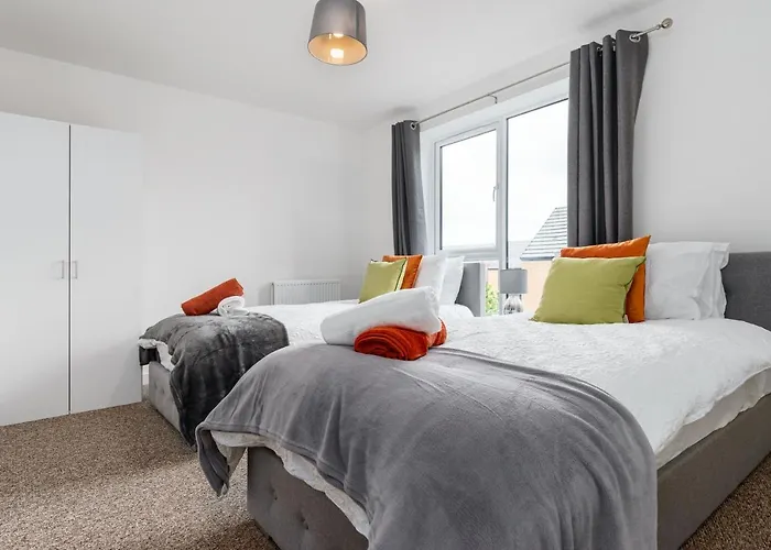 Fortified Luxury With Balcony And Free Parking *