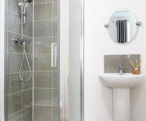 Fortified Luxury With Balcony And Free Parking *