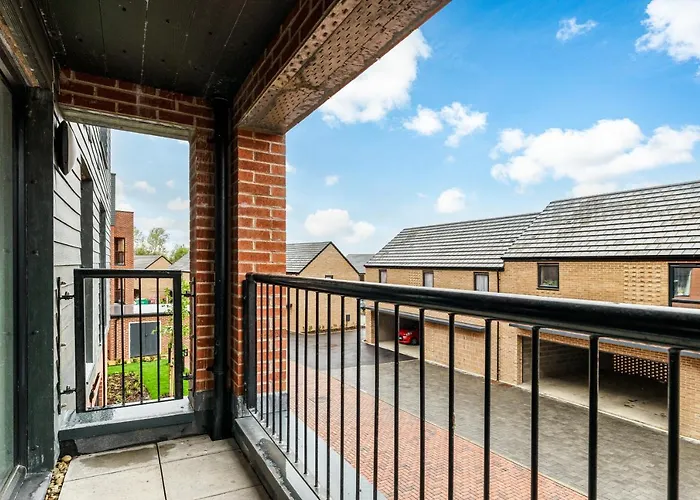 Fortified Luxury With Balcony And Free Parking * Bristol